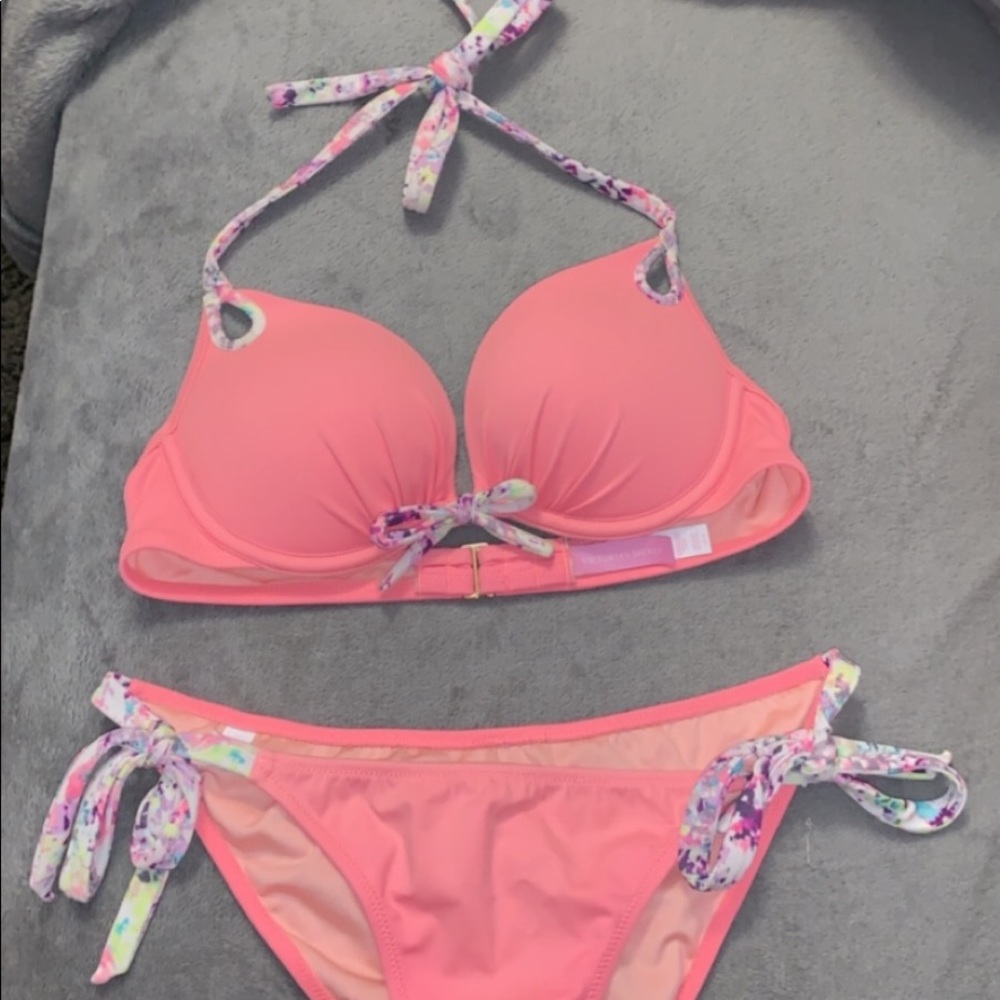 Victoria’s Secret Bikini Set